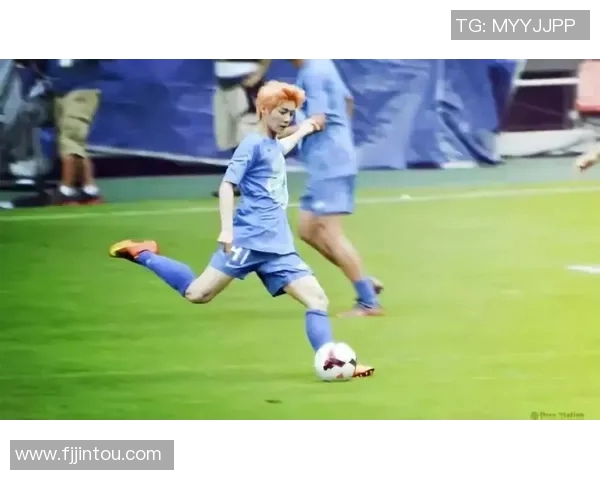 巴西足球明星朗牙的传奇之路与辉煌成就揭秘