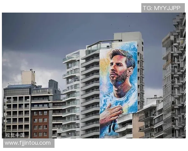 梅西足球明星壁画展现传奇风采与激情瞬间的艺术之旅