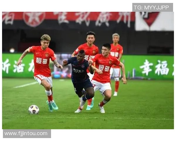 杭州足球队的速度分析与战术运用探讨助力球队提升竞技水平